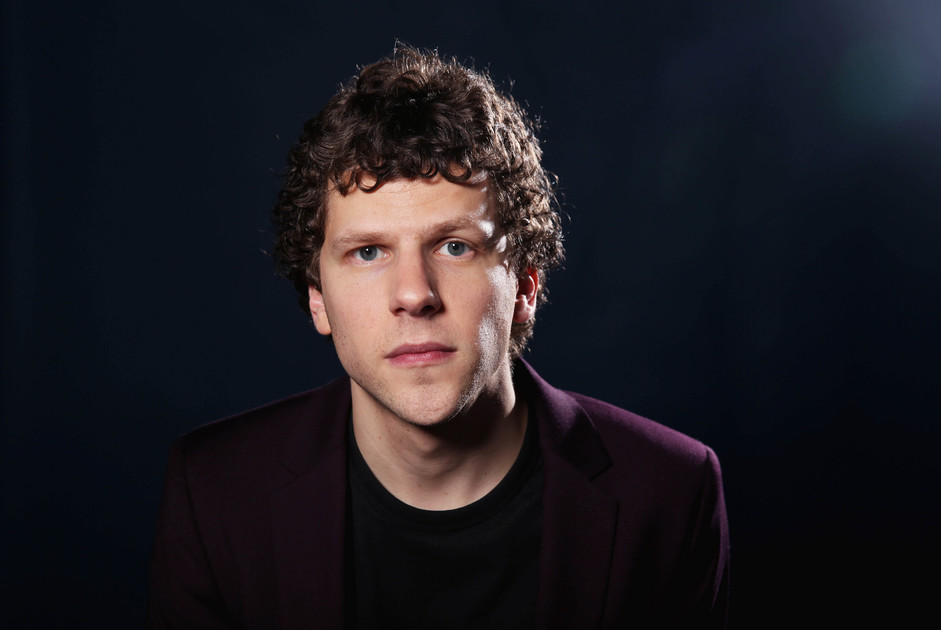 (AP) - Jesse Eisenberg didn't meet Ben Affleck on "Batman v Super...